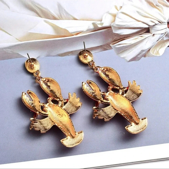 Lobster Pink Gold Earrings - Picture 8 of 16